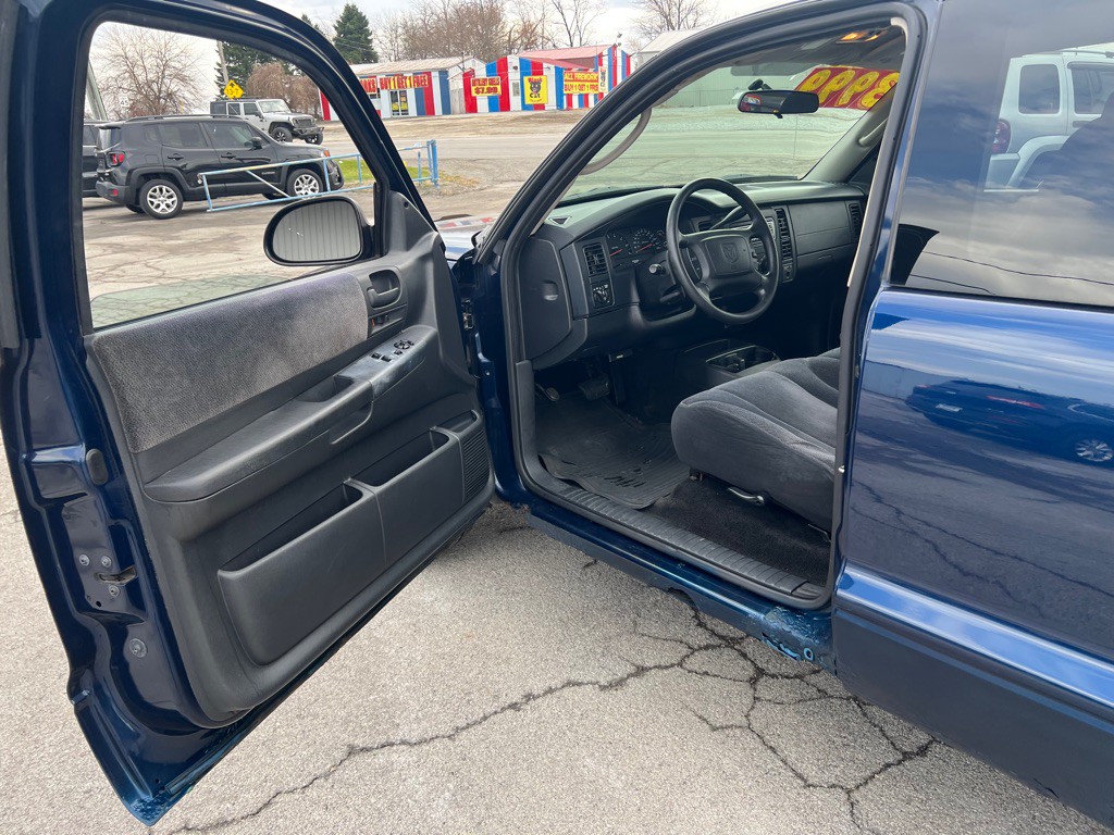 2004 Dodge Dakota Image 13
