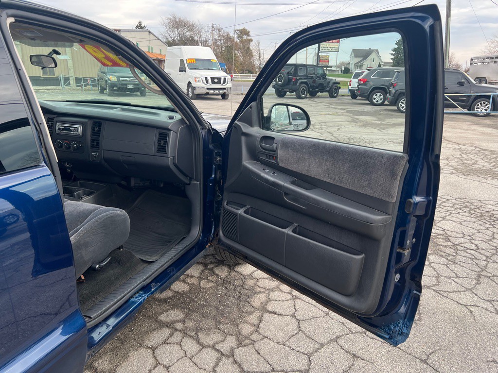 2004 Dodge Dakota Image 16