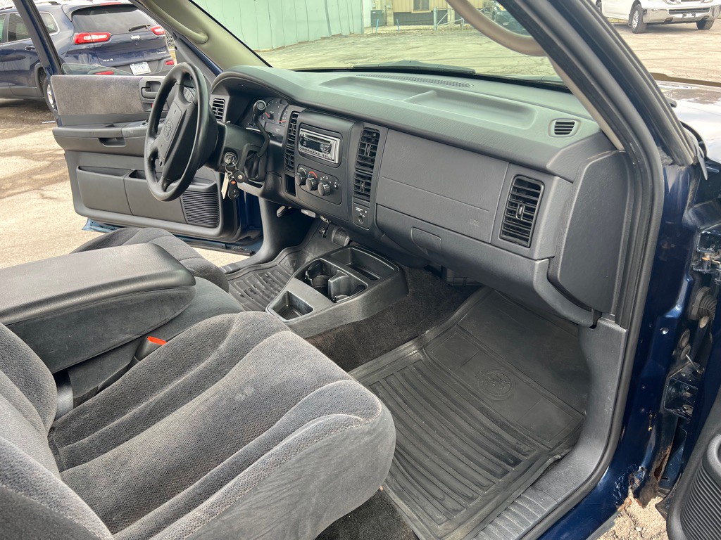 2004 Dodge Dakota Image 32