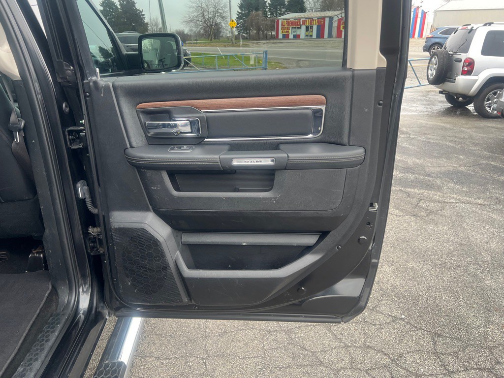 2017 RAM 1500 Image 16