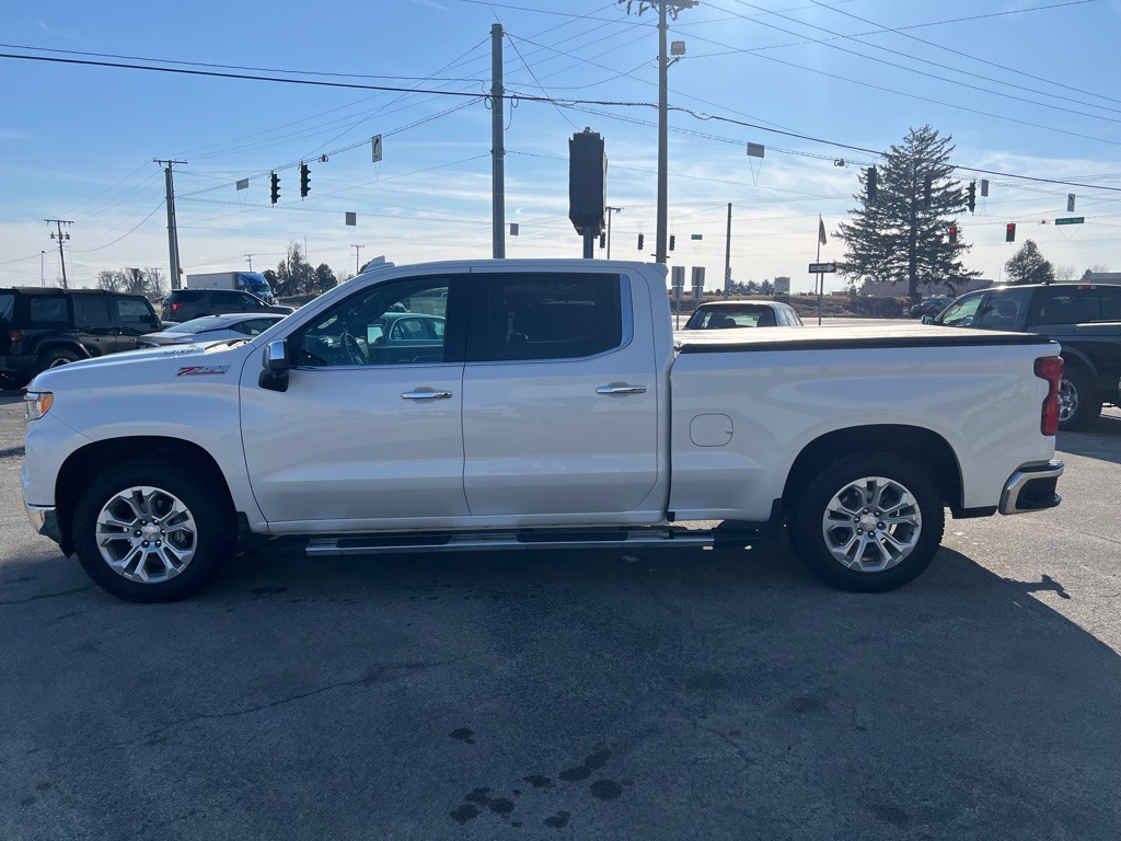 2022 Chevrolet Silverado 1500 Image 2