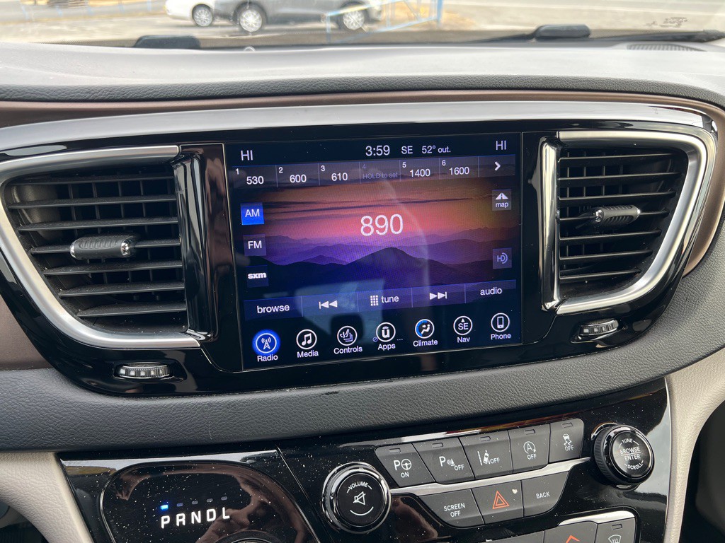 2017 Chrysler Pacifica Image 17