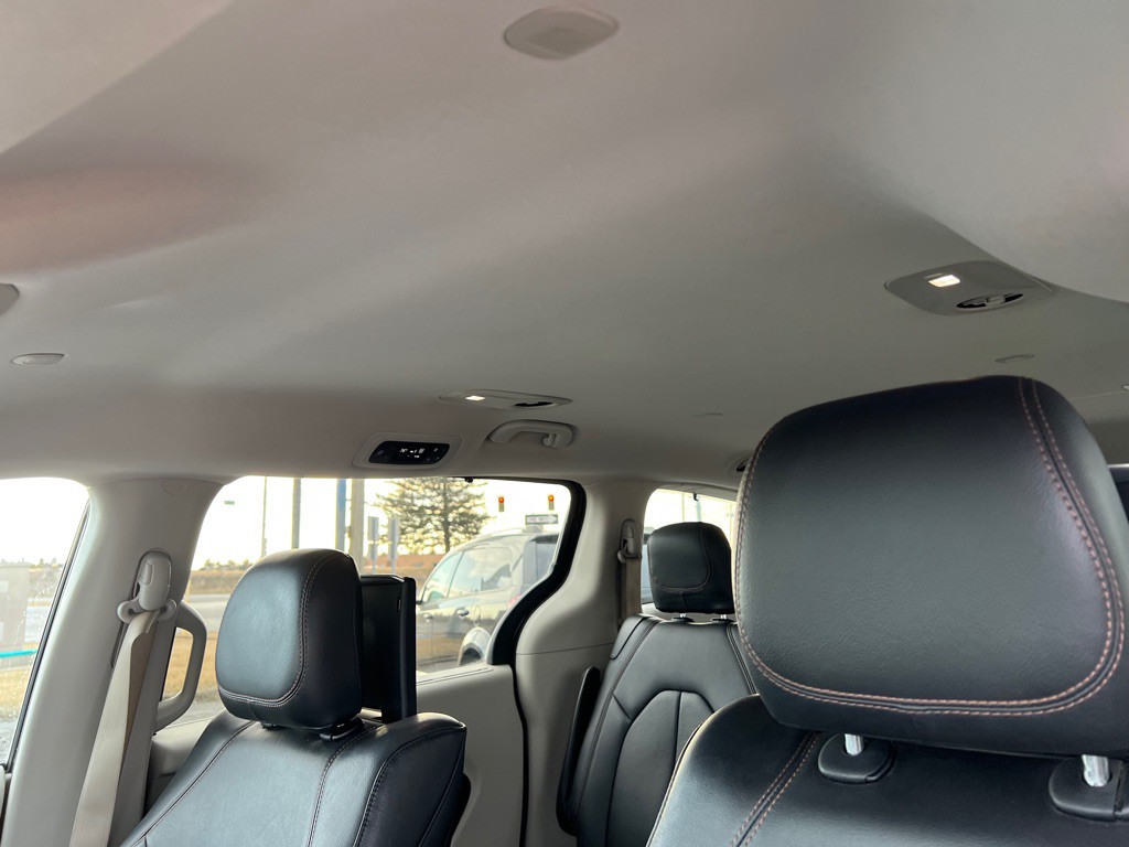 2017 Chrysler Pacifica Image 27