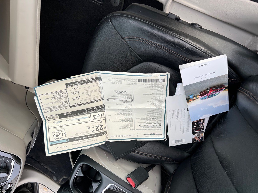 2017 Chrysler Pacifica Image 36