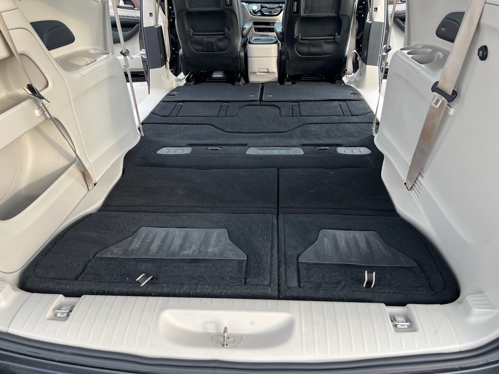 2017 Chrysler Pacifica Image 42