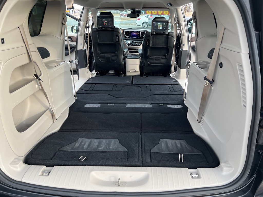 2017 Chrysler Pacifica Image 43