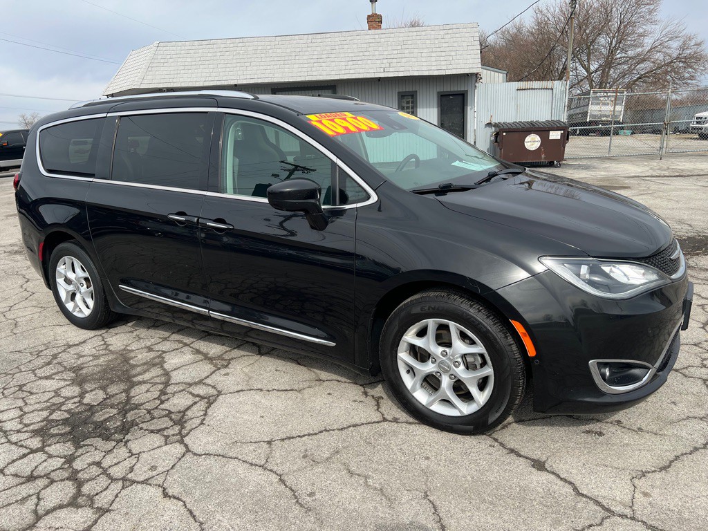 2017 Chrysler Pacifica Image 58
