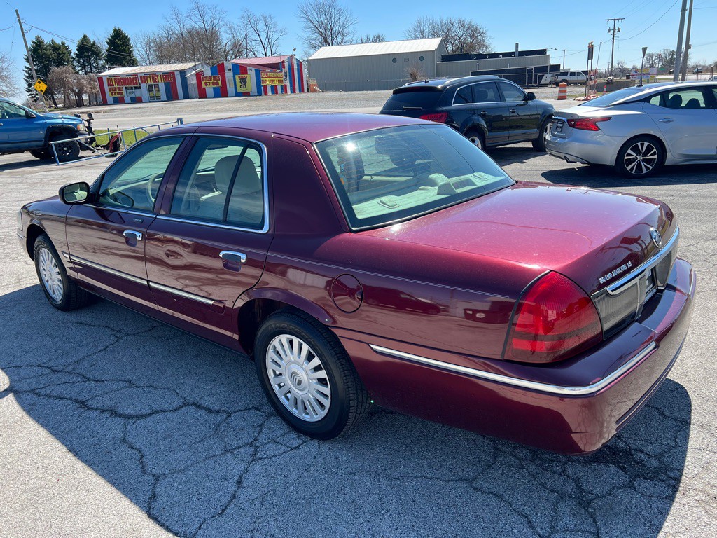 2008 Mercury Grand Marquis Image 5