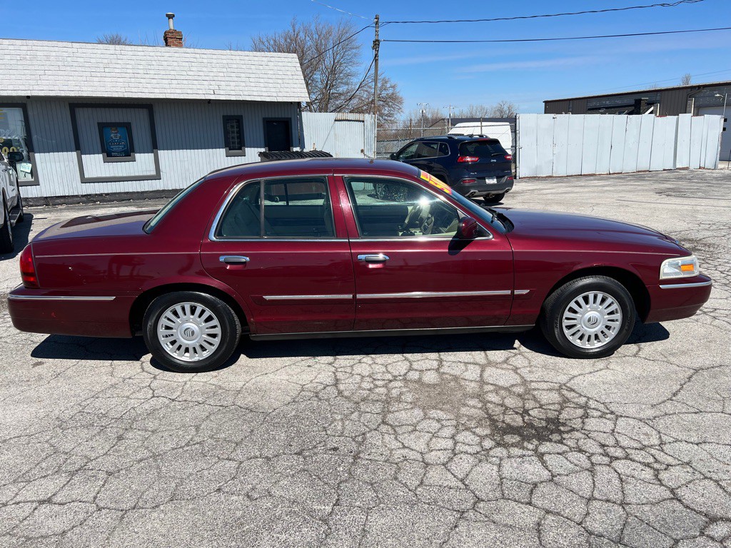 2008 Mercury Grand Marquis Image 12