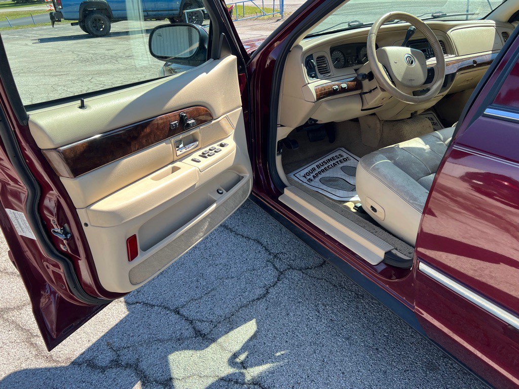 2008 Mercury Grand Marquis Image 23