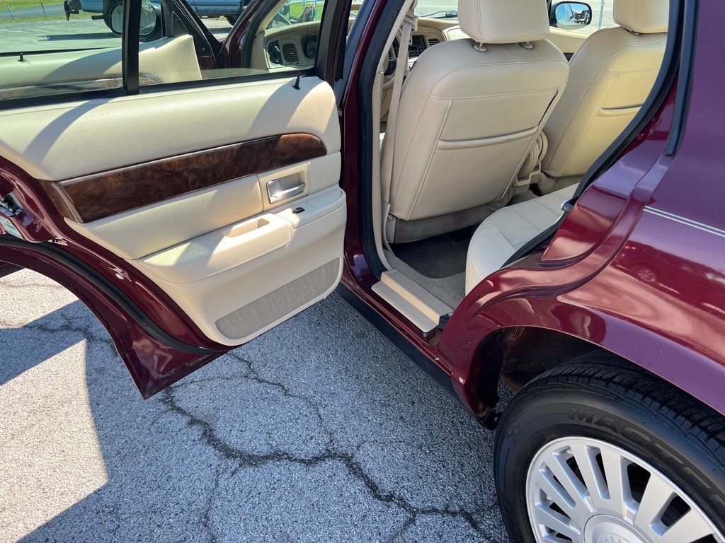 2008 Mercury Grand Marquis Image 27