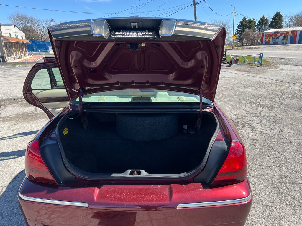 2008 Mercury Grand Marquis Image 29