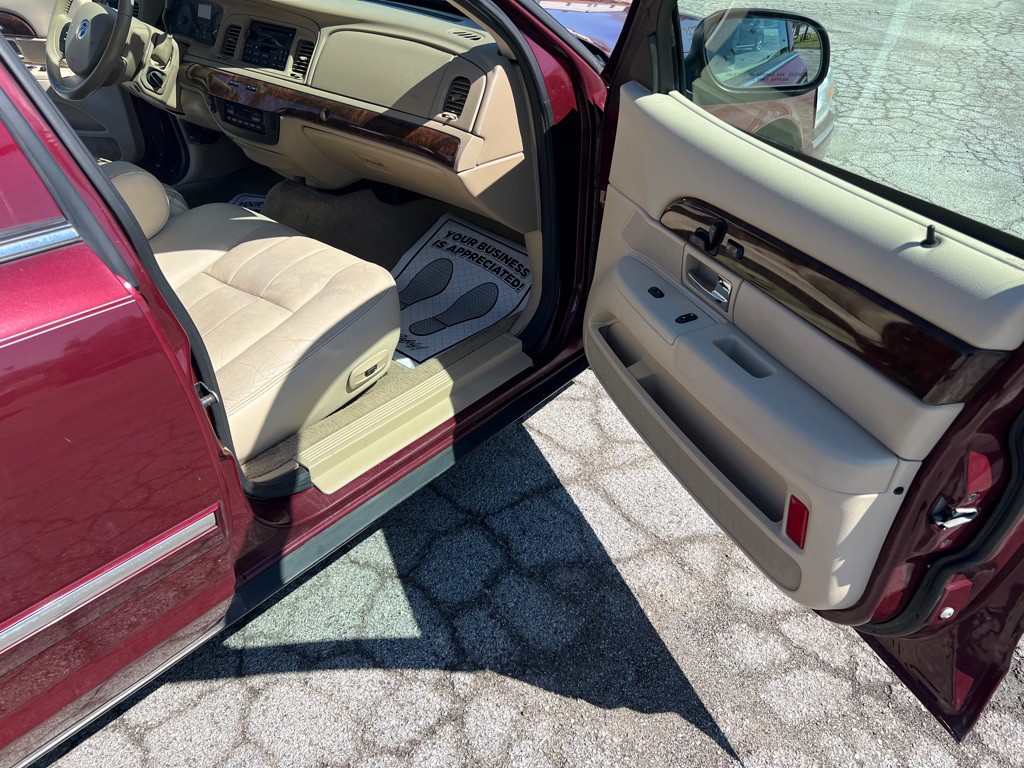 2008 Mercury Grand Marquis Image 42