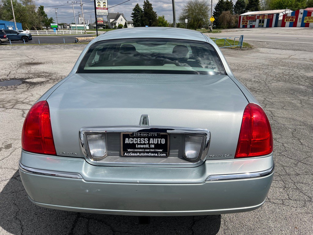 2007 Lincoln Town Car Image 4