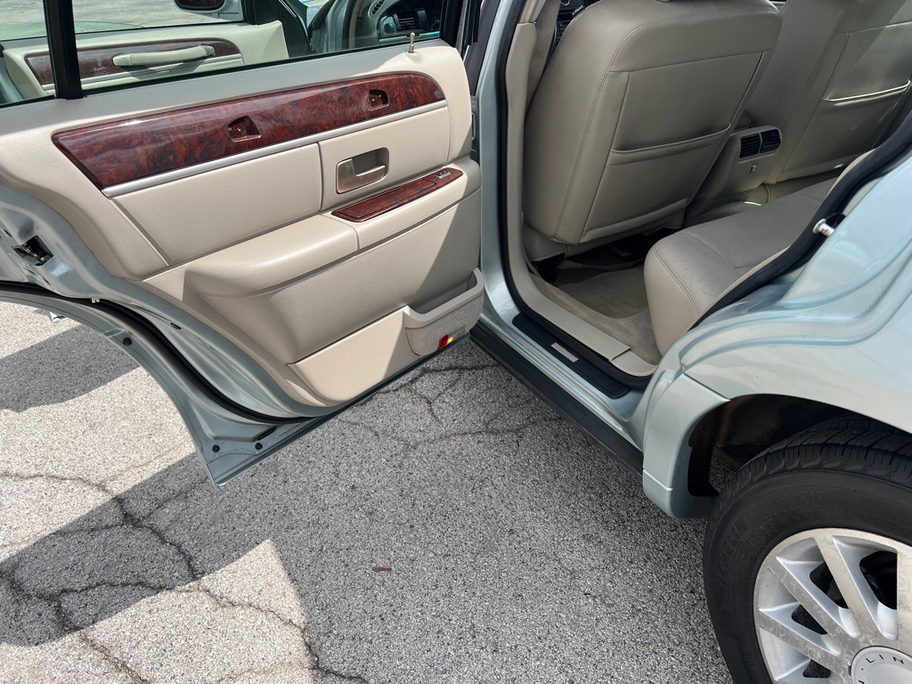 2007 Lincoln Town Car Image 13