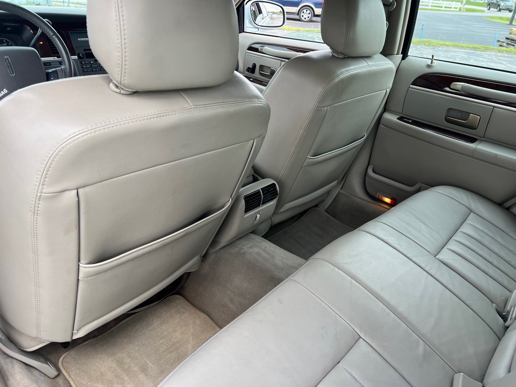 2007 Lincoln Town Car Image 31