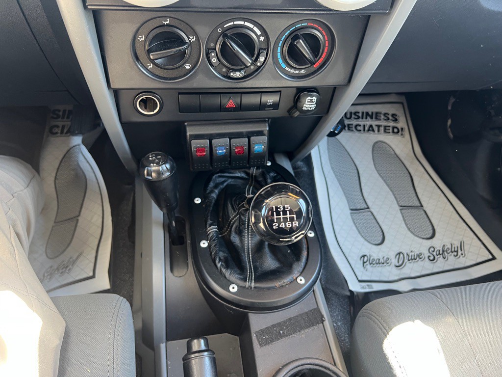2009 Jeep Wrangler Image 12