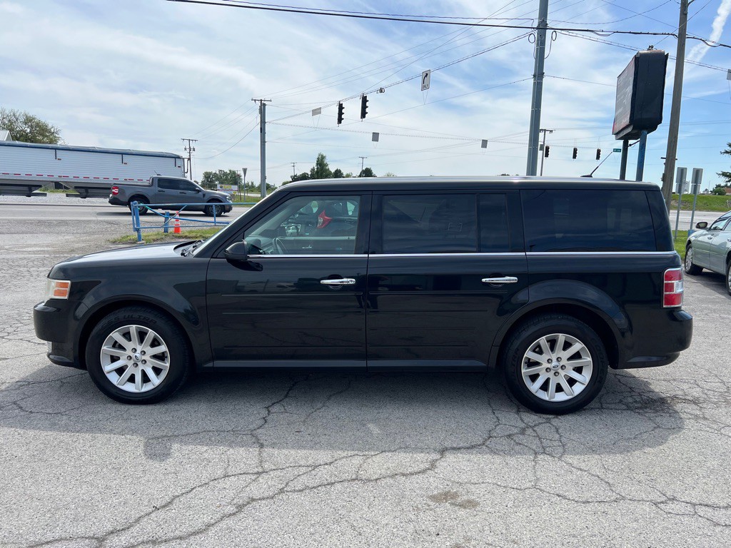 2011 Ford Flex Image 2