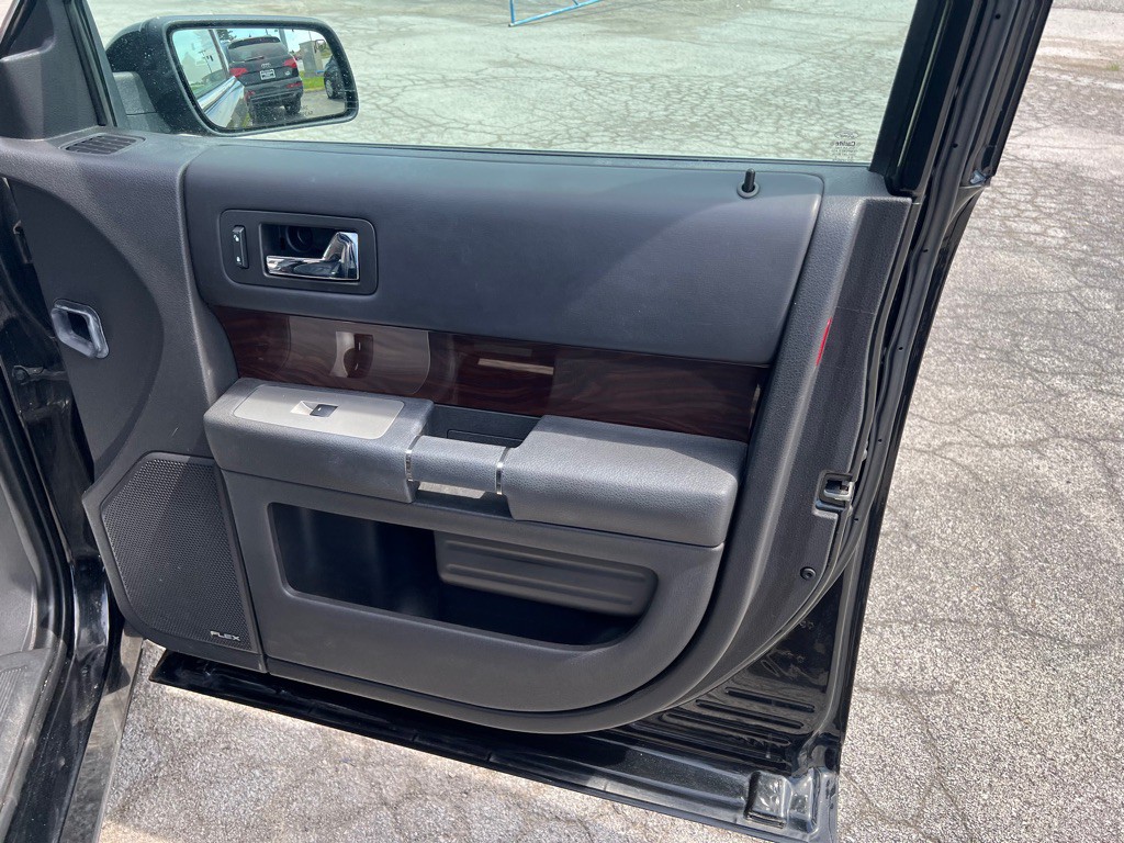 2011 Ford Flex Image 24