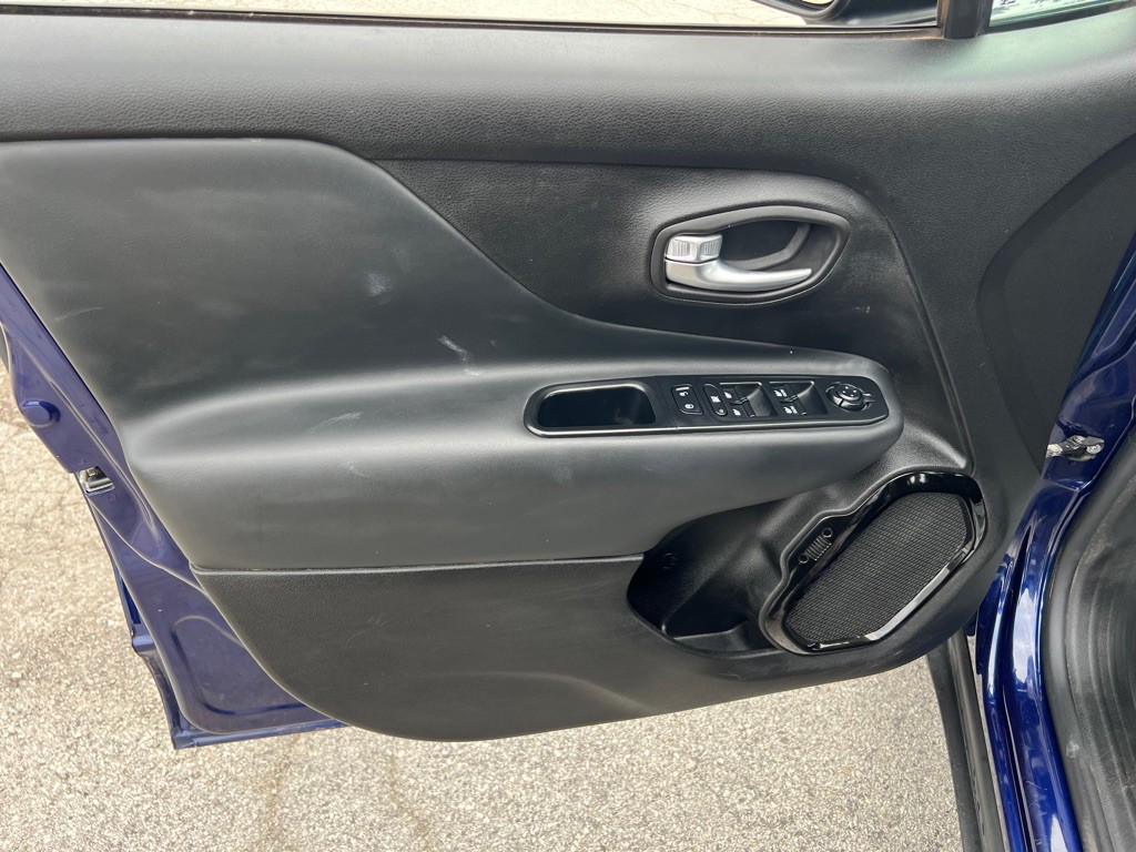 2017 Jeep Renegade Image 10
