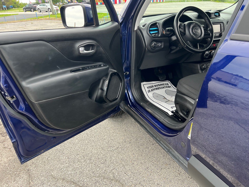 2017 Jeep Renegade Image 11