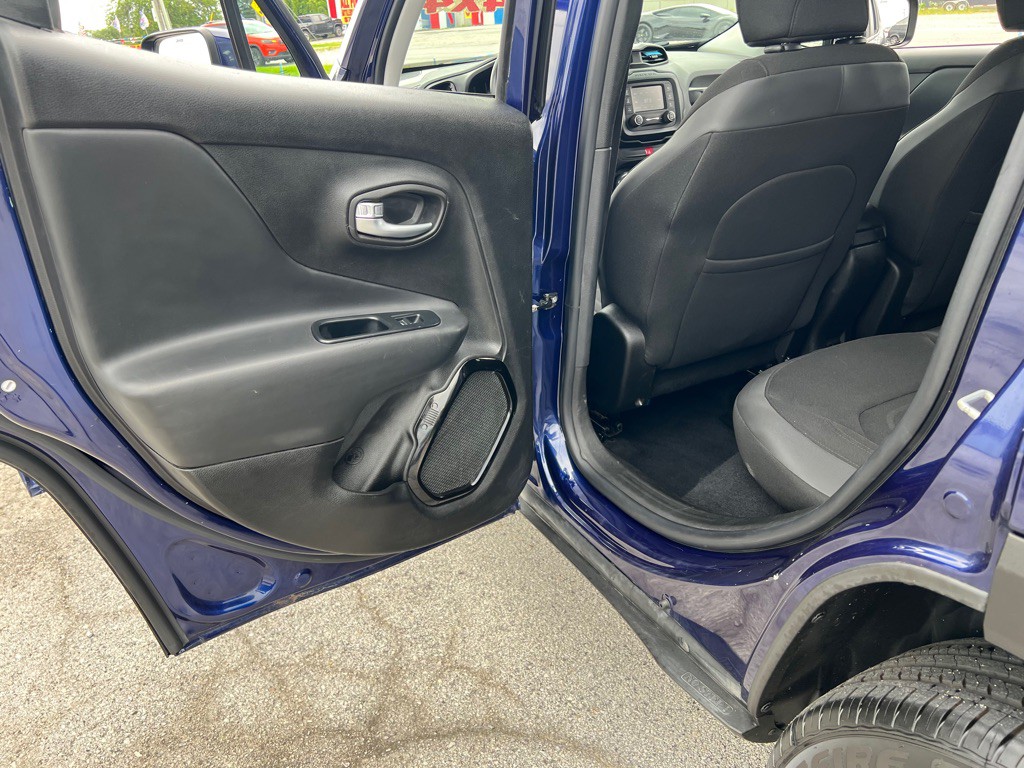 2017 Jeep Renegade Image 13