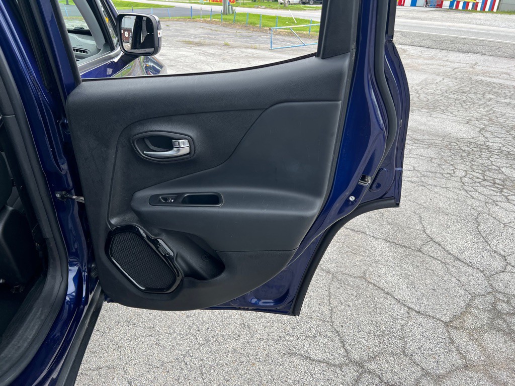 2017 Jeep Renegade Image 19