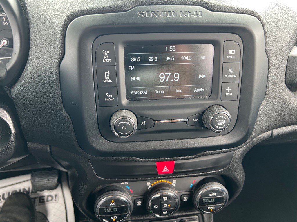 2017 Jeep Renegade Image 27