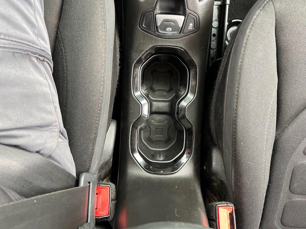 2017 Jeep Renegade Image 32