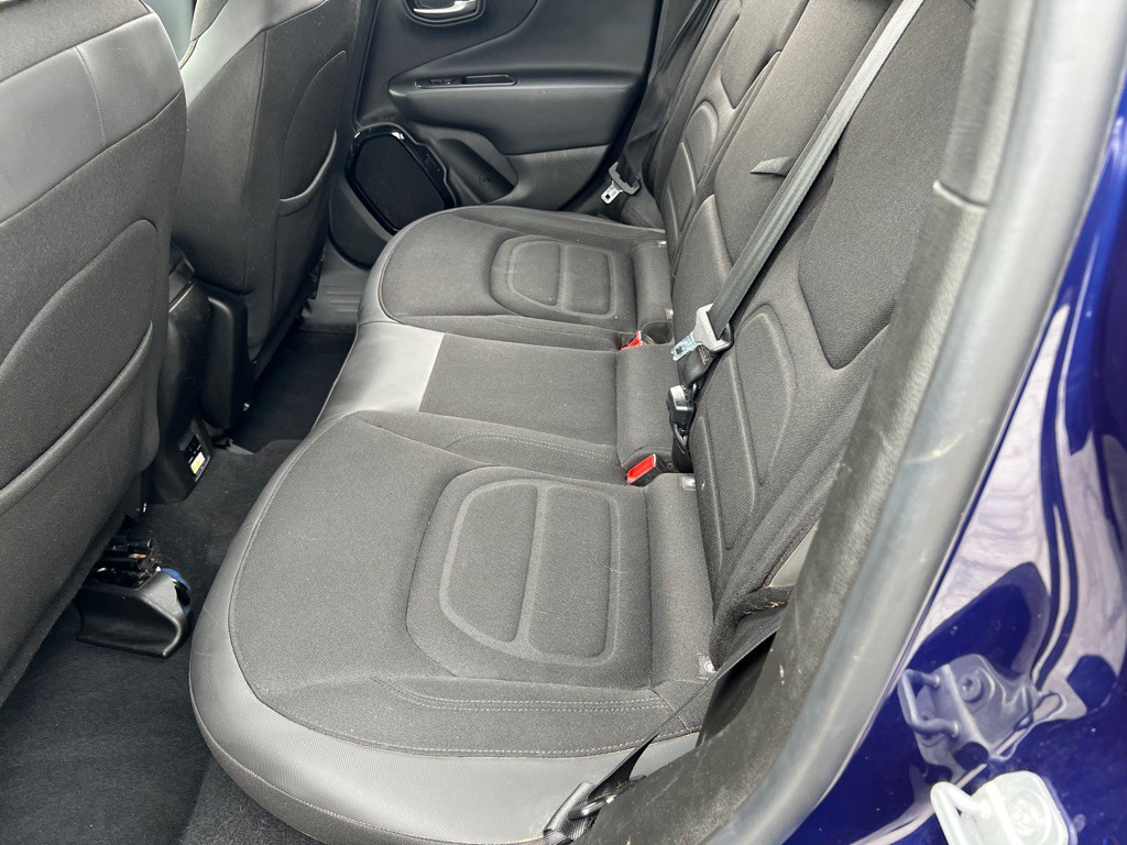 2017 Jeep Renegade Image 38