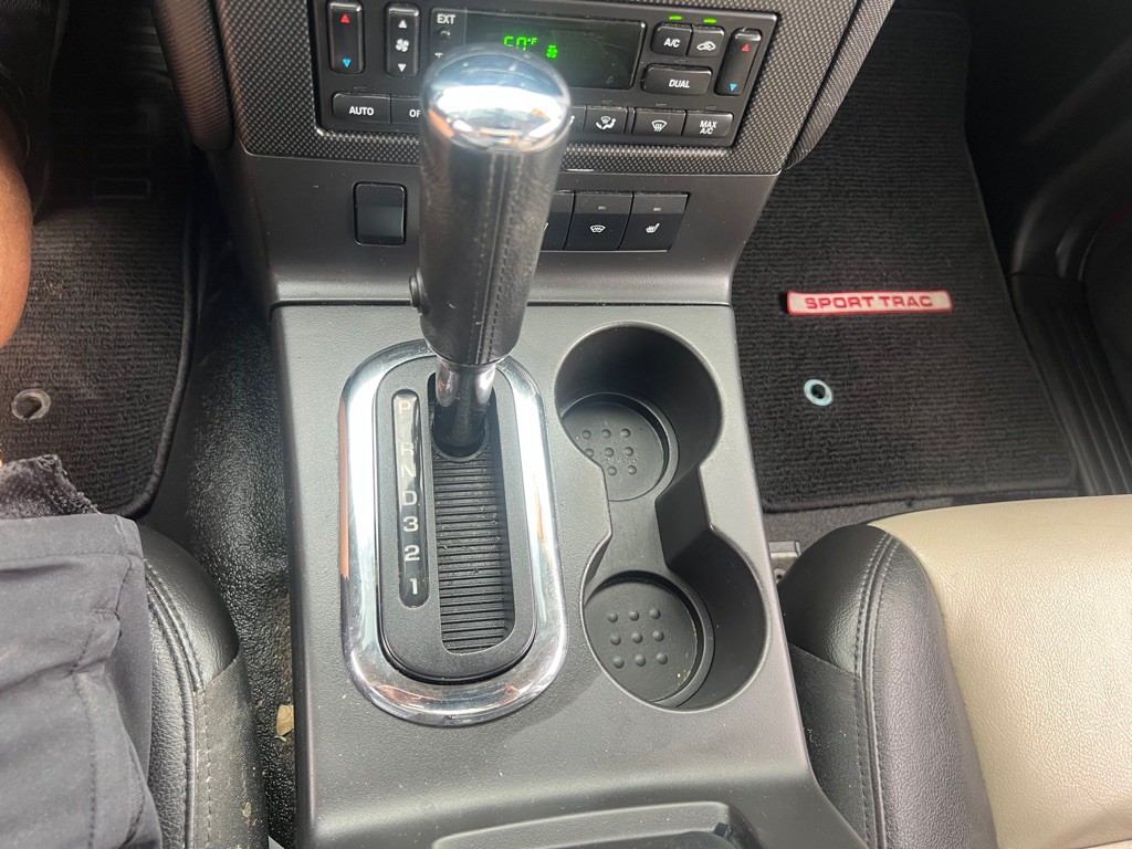 2007 Ford Explorer Image 18