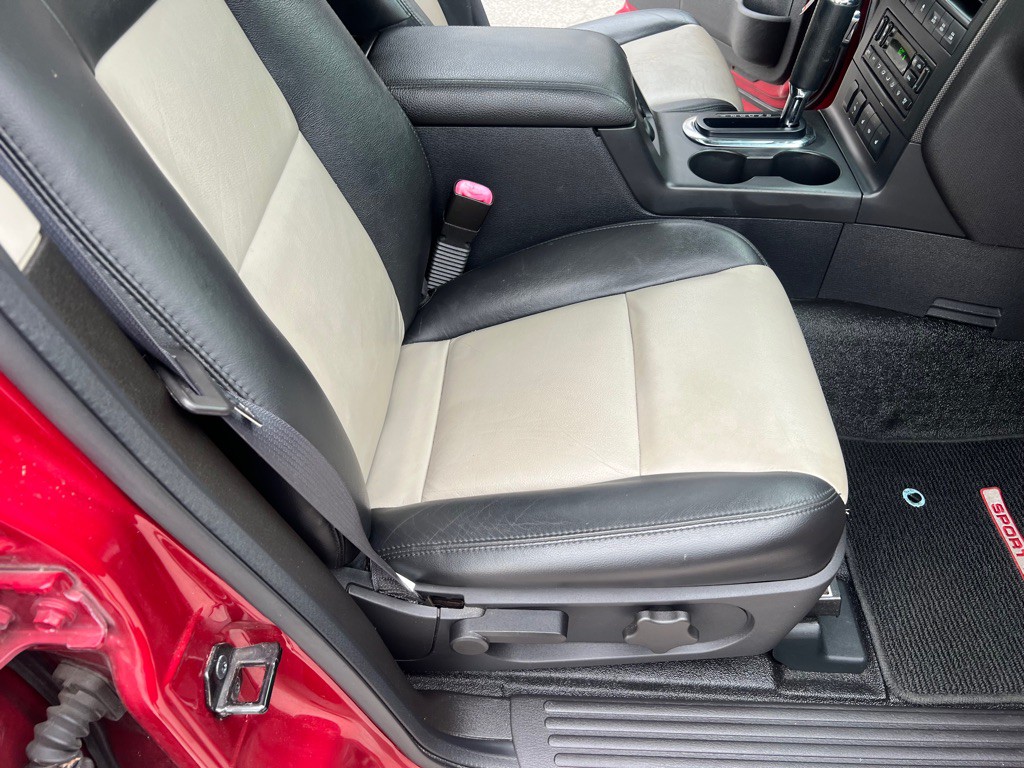 2007 Ford Explorer Image 25