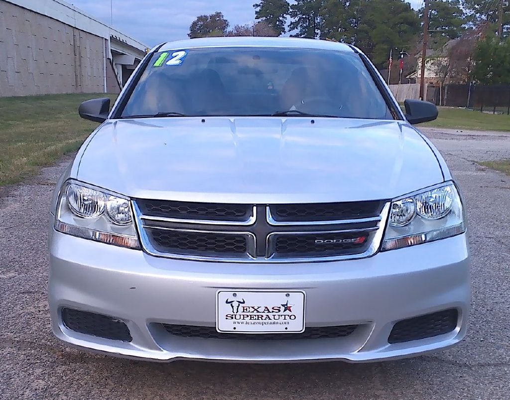 2012 Dodge Avenger Image 2