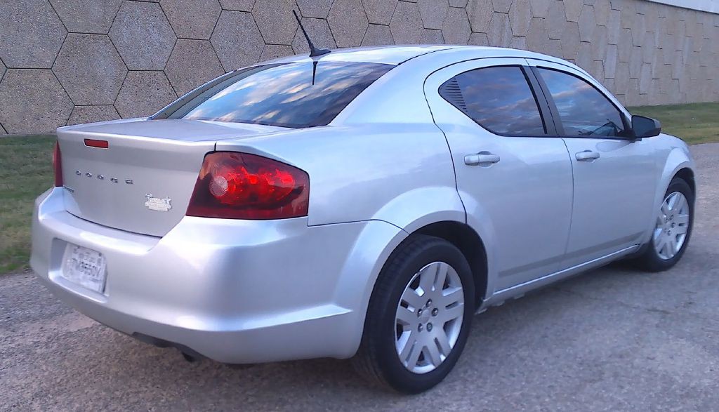 2012 Dodge Avenger Image 7