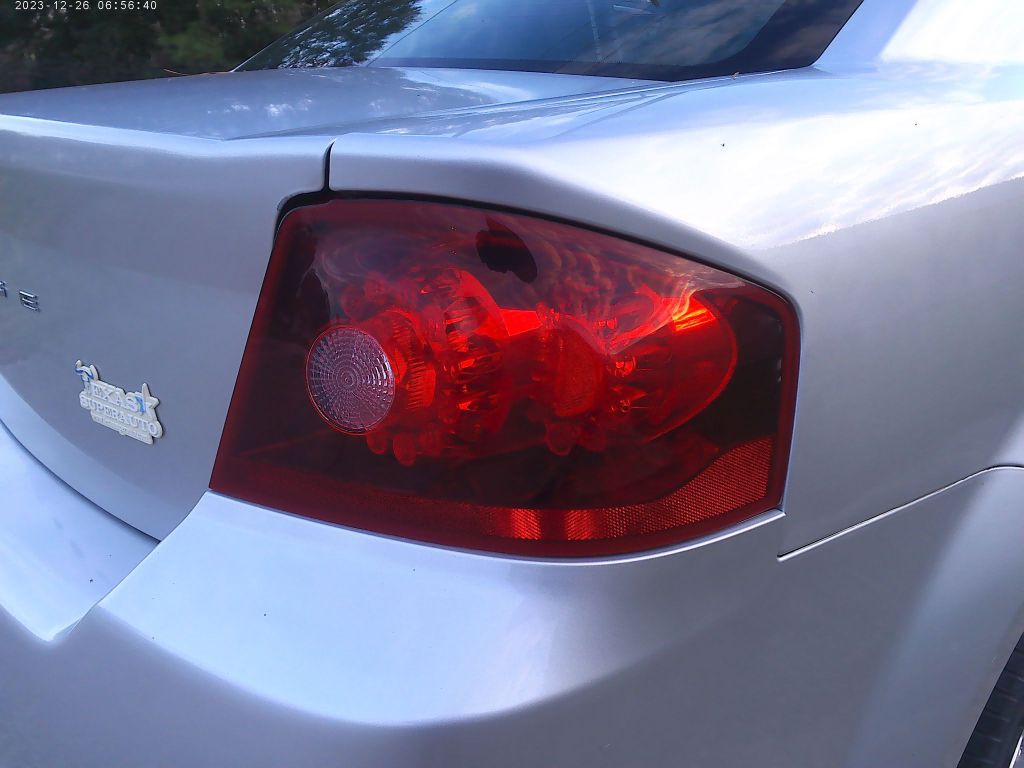 2012 Dodge Avenger Image 11