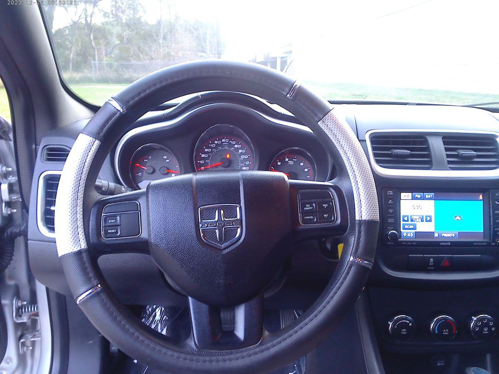 2012 Dodge Avenger Image 12