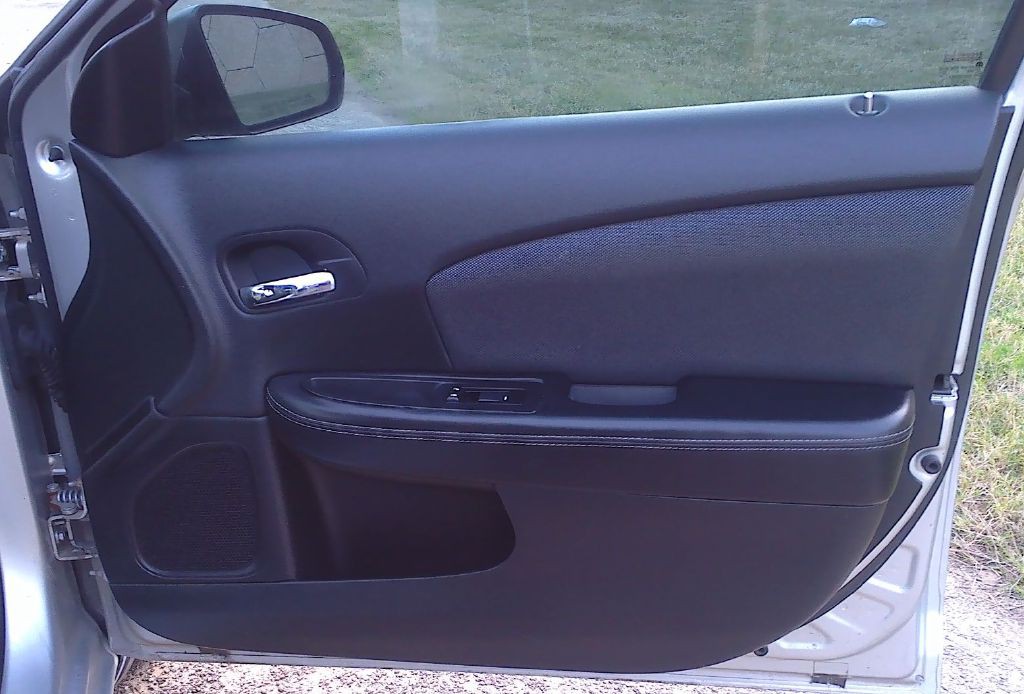 2012 Dodge Avenger Image 17
