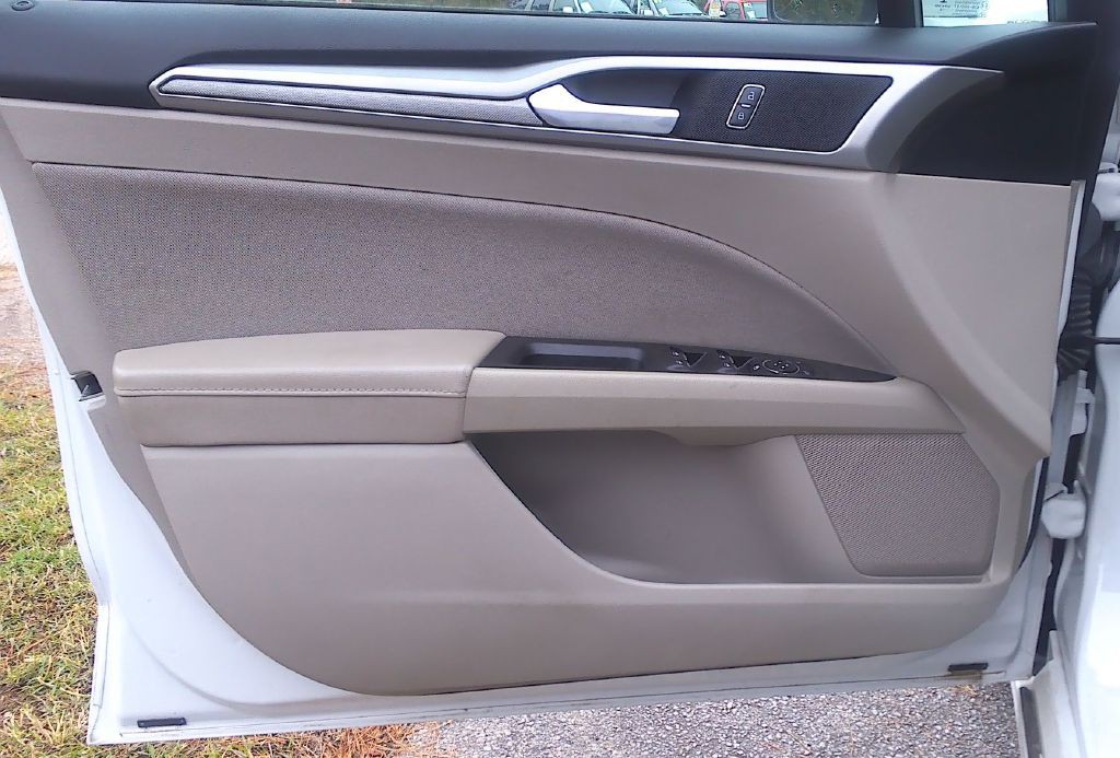 2018 Ford Fusion Image 15