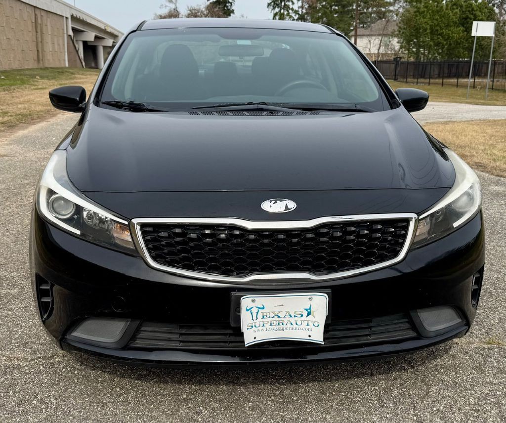 2017 Kia Forte Image 2