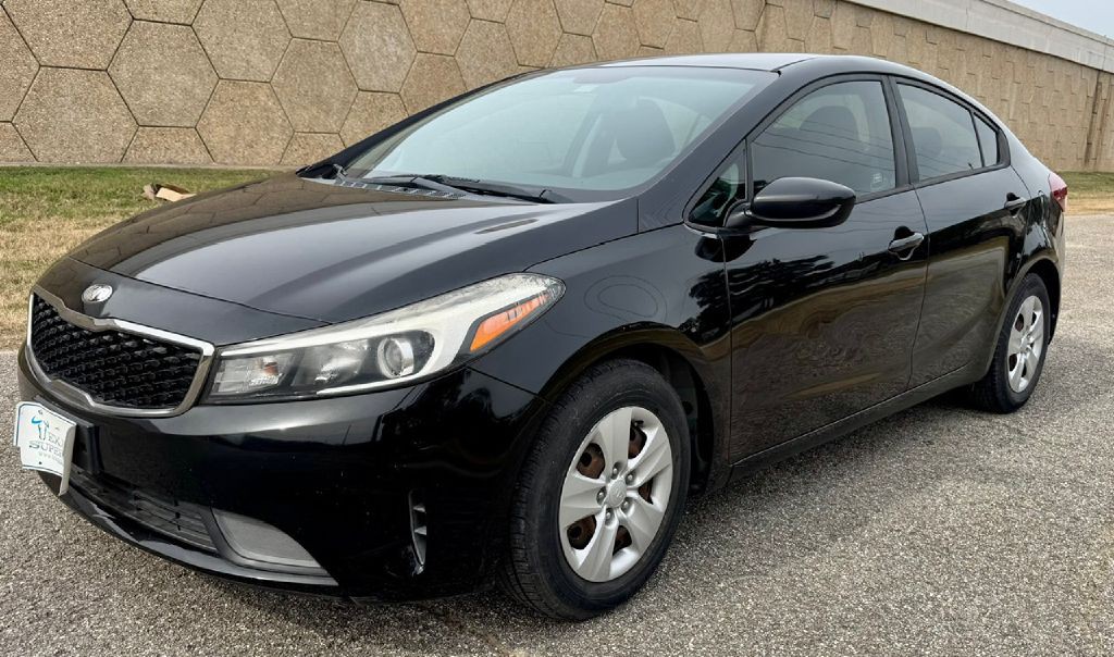 2017 Kia Forte Image 3