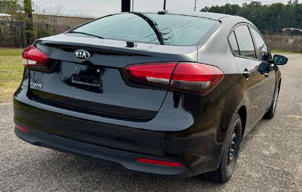 2017 Kia Forte Image 7