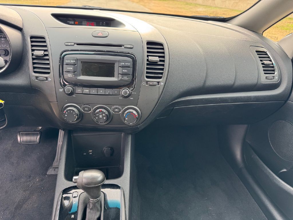 2017 Kia Forte Image 11
