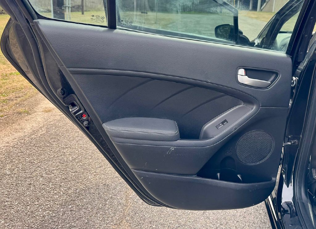 2017 Kia Forte Image 14