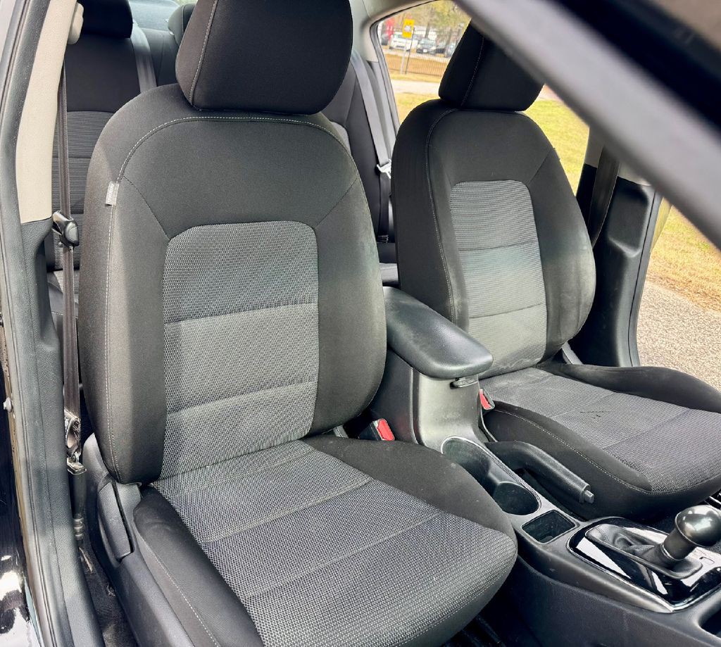 2017 Kia Forte Image 18