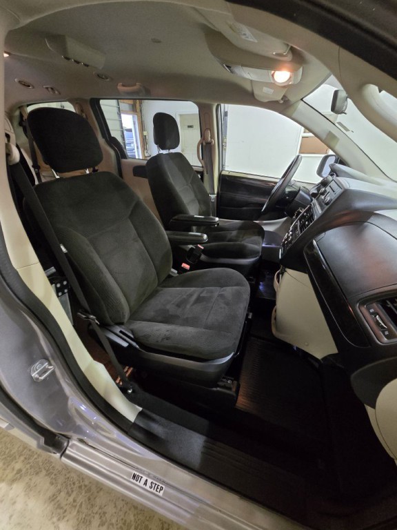 2016 Dodge Grand Caravan Image 12