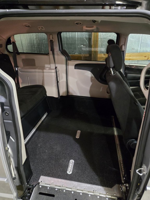 2016 Dodge Grand Caravan Image 14