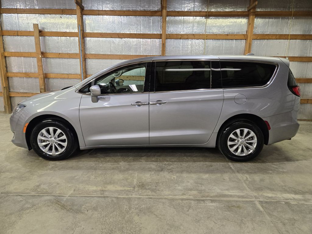 2019 Chrysler Pacifica Image 6