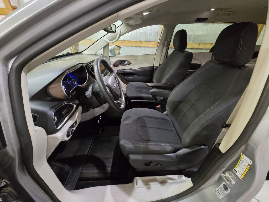 2019 Chrysler Pacifica Image 11