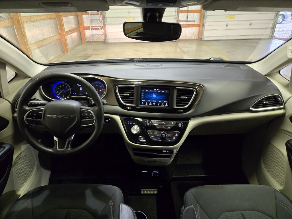 2019 Chrysler Pacifica Image 14