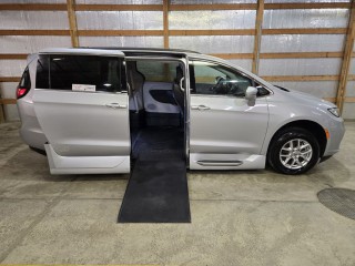 Image for 2022 Chrysler Pacifica Touring L ID: 7176783